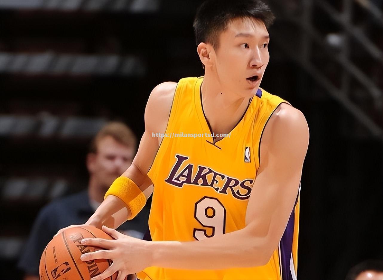 周琦首次亮相NBA大放异彩，被誉为未来之星_周琦首次亮相nba大放异彩,被誉为未来之星的是谁